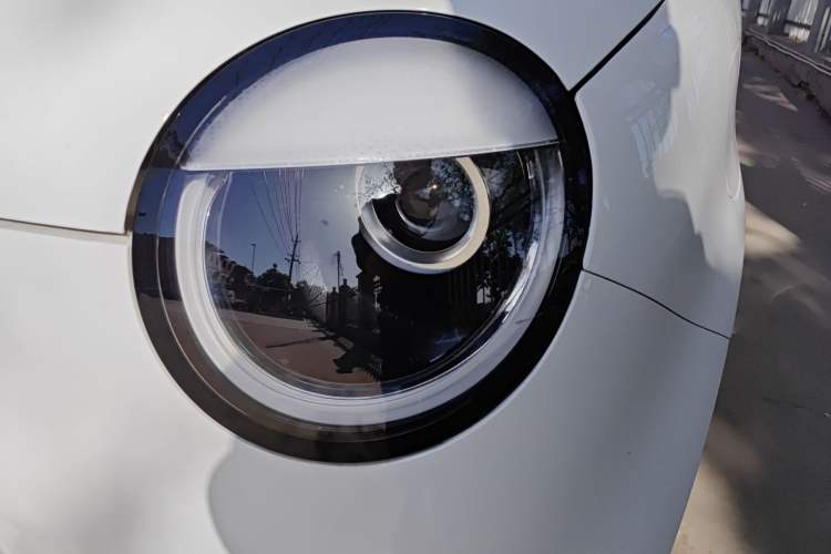 Used CHANGAN NEVO Lumin 2022 155 km – Refreshingly Sweet Edition Left Front Headlight