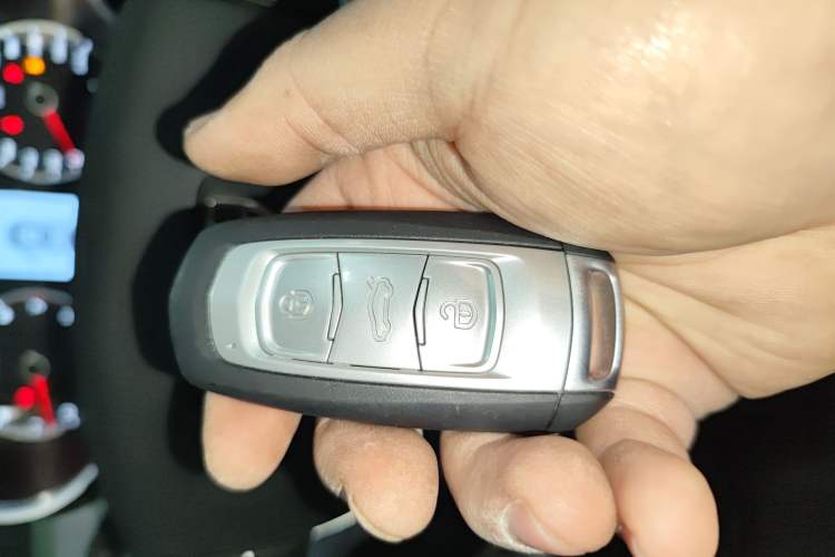 Used Geely Auto Emgrand X7 Sport 2016 1.8TD Automatic ZhiShang Model