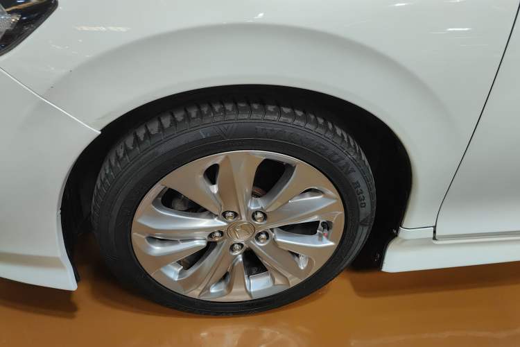 Used Honda Jade 2017 1.8L automatic Comfort version 5 seats
