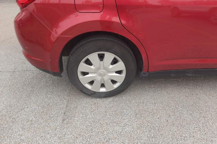 Used Venucia R50 2015 1.6L Automatic Fashion Edition
