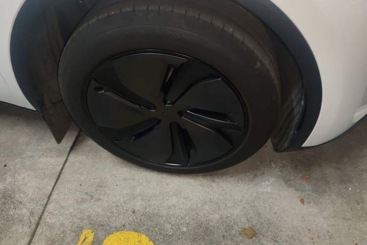 Used Tesla Model Y 2025 Rear-Wheel-Drive Version