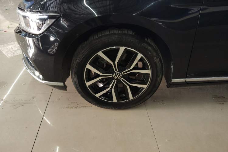 Used Volkswagen Magotan 2020 280TSI DSG Leading Edition Left Front Wheel Hub