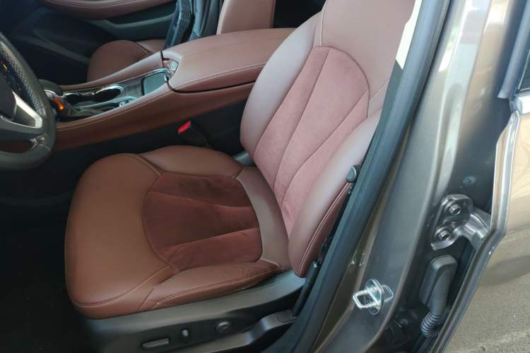 Used Buick Envision 2017 28T Four-Wheel Drive Elite Model Left Front Seat