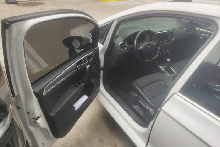 Used Volkswagen Golf Sportsvan 2019 280TSI Automatic Trendy Model China VI Standard