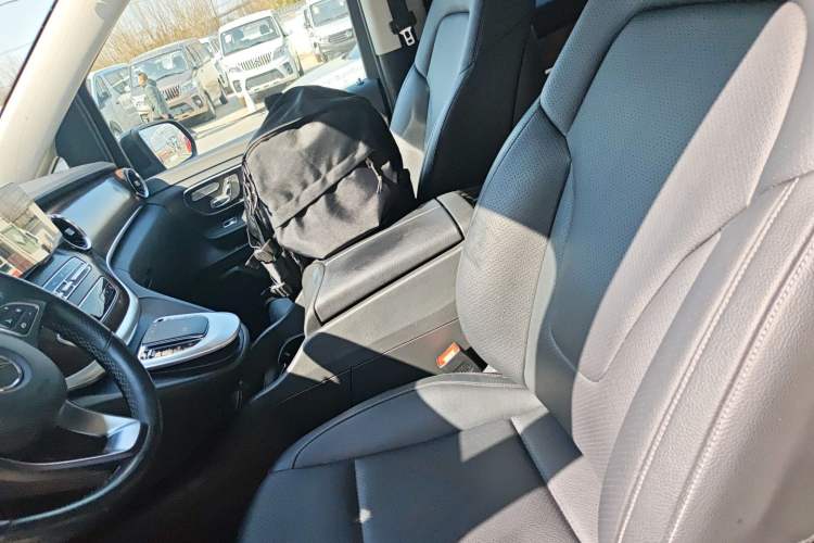 Used Mercedes-Benz V-Class 2020 V 260 Avantgarde Edition Left Front Seat