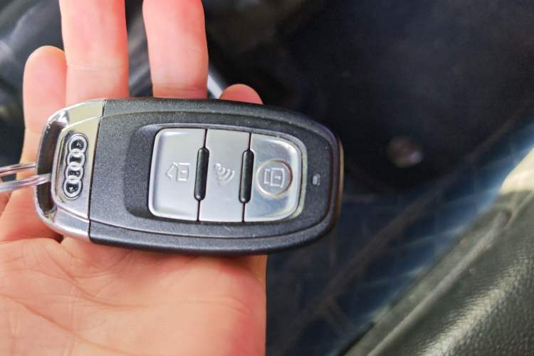 Used Audi A3 2017 Limousine 35 TFSI Style Edition Vehicle Key