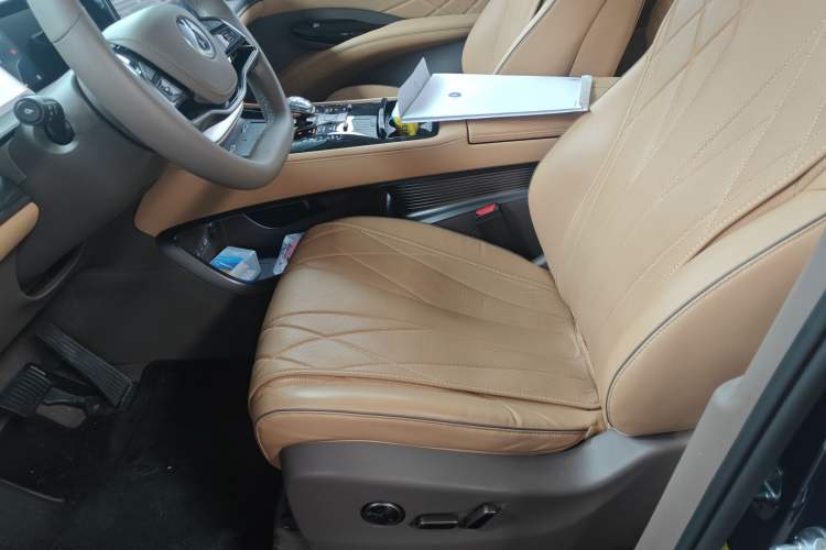 Used Denza D9 2022 DM-i 970 Four-Wheel Drive Flagship Model Left Front Seat