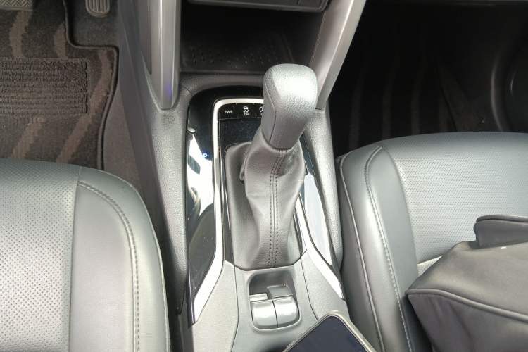 Used Toyota Corolla Cross 2023 2.0L Pioneer Edition Gear Lever