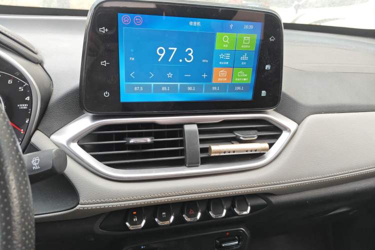 Used Baojun 510 2017 1.5L Manual Fashion Model Audio And AC Panel