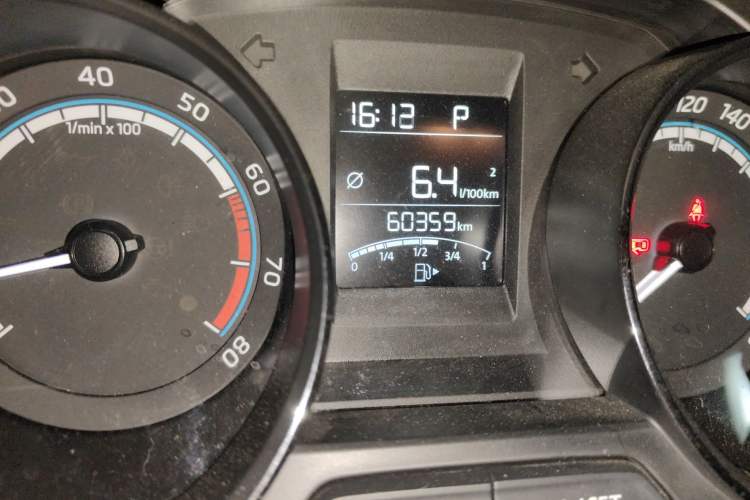 Used Skoda Kamiq 2020 1.5L Automatic Standard Edition Odometer Close Up