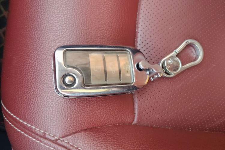 Used Roewe RX5 2016 30T Four-Wheel Drive Automatic Internet Smart Luxury Edition Vehicle Key