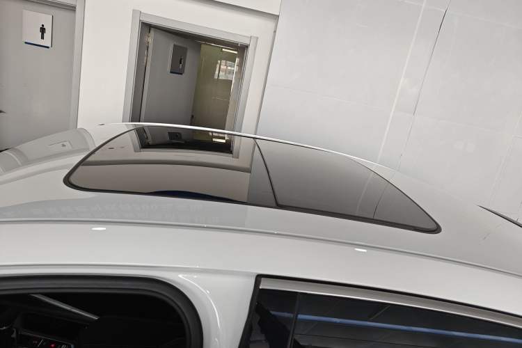 Used Geely Auto Preface 2023 1.5TD Fuyao Version Roof