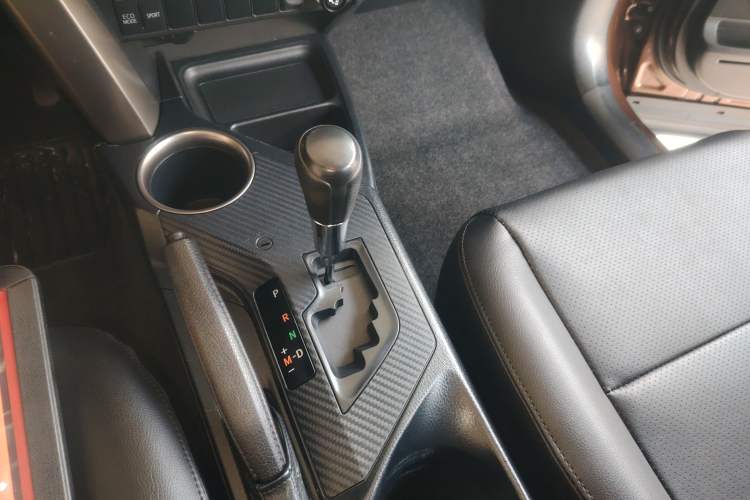 Used Toyota RAV4 2015 2.0L CVT Two-Wheel Drive Fashion Edition