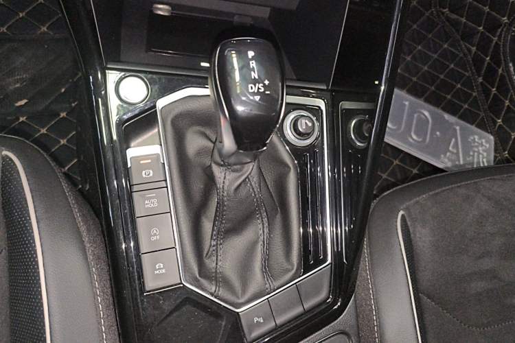 Used Volkswagen Tayron 2020 330TSI Two-Wheel Drive Luxury Smart Connectivity Version Gear Lever