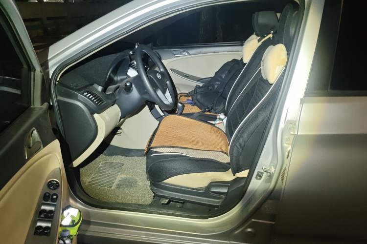 Used Hyundai Verna (older generation) 2014 1.4L Manual Smart GLS Trim