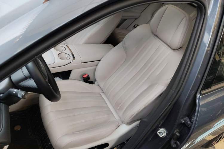 Used AION V 2024 Aion Tyrannosaurus 650 LiDAR Edition Left Front Seat