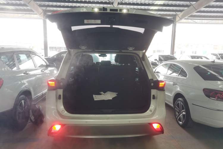 Used Toyota Highlander 2023 2.5L Smart Electric Hybrid Dual-Engine Four-Wheel Drive Prestige Version – 7 Seats