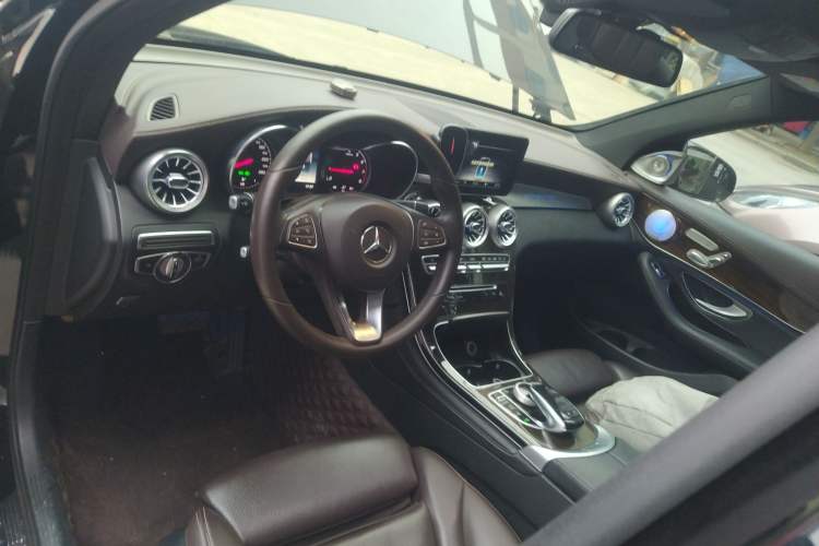 Used Mercedes-Benz GLC 2019 GLC 260 4MATIC Dynamic Edition
