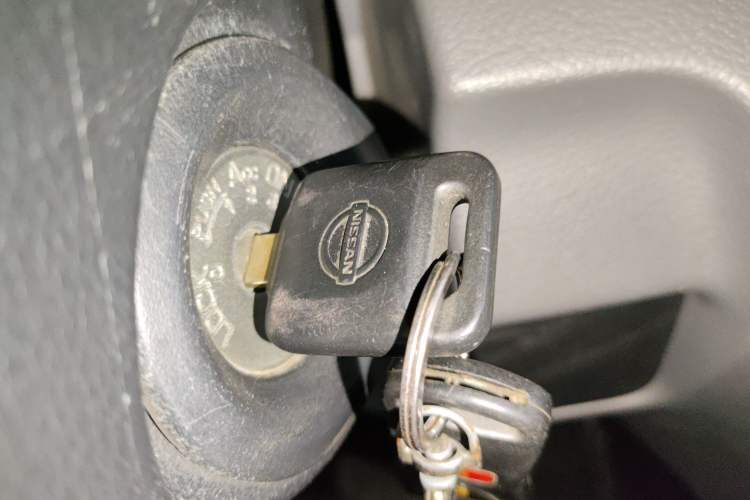 Used Nissan NV200 2013 1.6L Luxury Model China IV Standard Vehicle Key