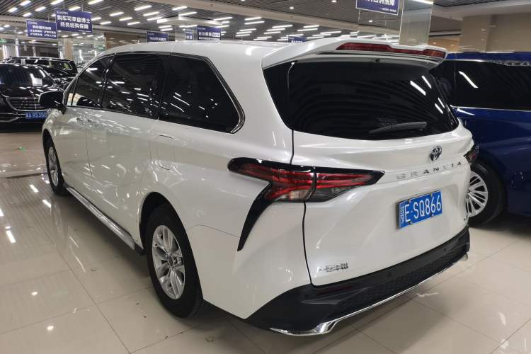 Used Toyota Granvia 2023 2.5L Hybrid Comfort Edition