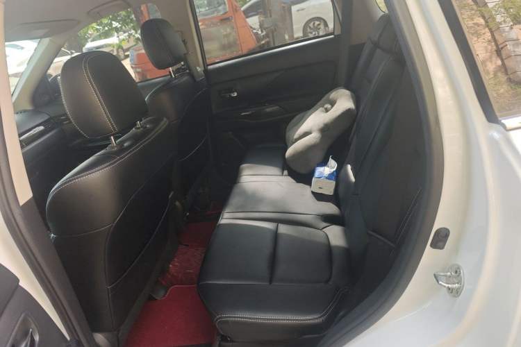 Used Mitsubishi Outlander 2020 2.0L Two-Wheel Drive Comfort Edition 5 Seats