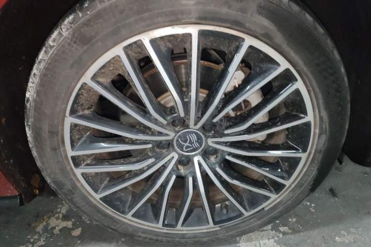 Used BYD Han 2021 EV Standard Range Luxury Model Right Front Wheel Hub