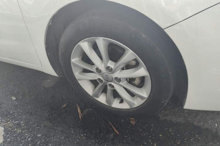 Used Kia K3 2016 1.6L Automatic GLS Right Front Wheel Hub