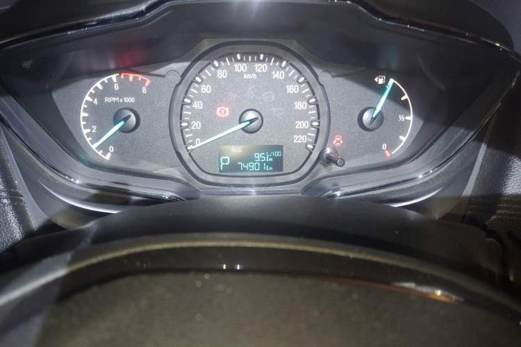 Used Ford Escort 2015 1.5L Automatic Fashion Model
