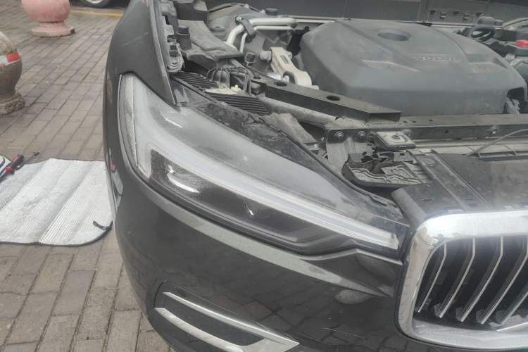 Used Volvo XC60 2021 T5 4x4 Smart Luxury Edition Right Front Headlight