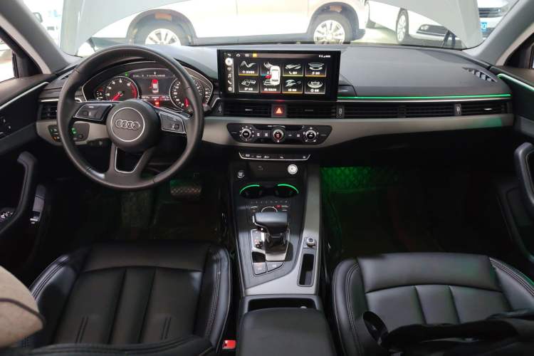 Used Audi A4L 2019 40 TFSI Ambition China VI Center Console