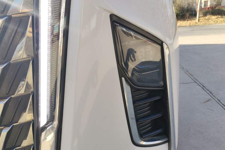 Used SAIC MAXUS G90 2022 2.0T Starry Seven-Seater
