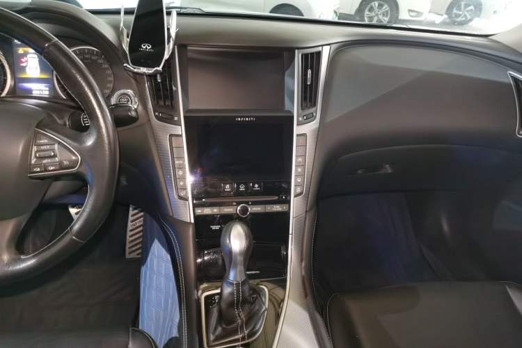 Used Infiniti Q50L 2015 2.0T Enjoyment Edition Audio And AC Panel