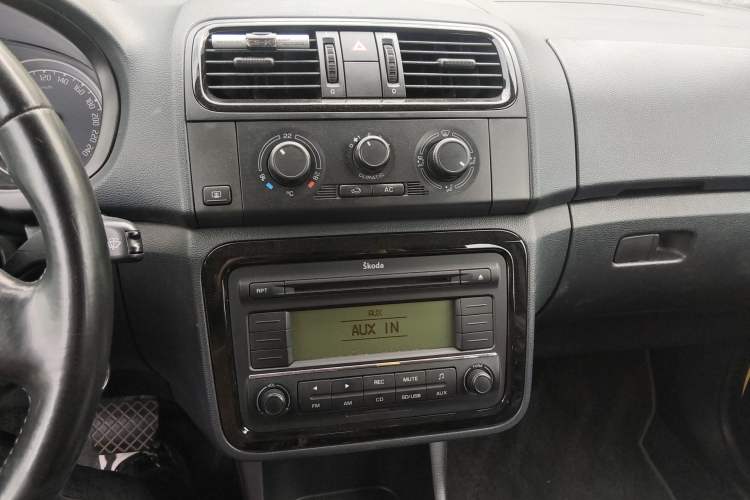 Used Skoda Fabia 2011 1.6L Automatic Cool Black Edition
