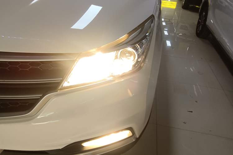 Used Baojun 730 2021 1.5L Manual Fashion Version 7 Seats Left Front Headlight