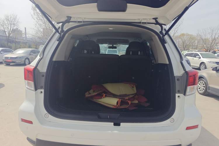 Used Nissan Terra 2020 2.5L XL Upper Automatic Two-Wheel Drive Luxury Edition