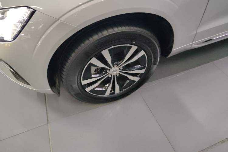 Used Volvo XC60 2024 B5 4x4 Smart Luxury Edition
