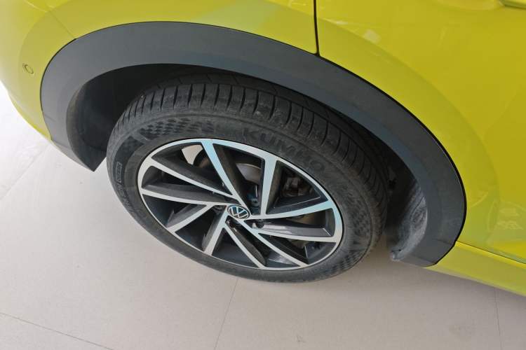 Used Volkswagen T-ROC 2023 300TSI DSG Two-Wheel Drive Starlight Edition