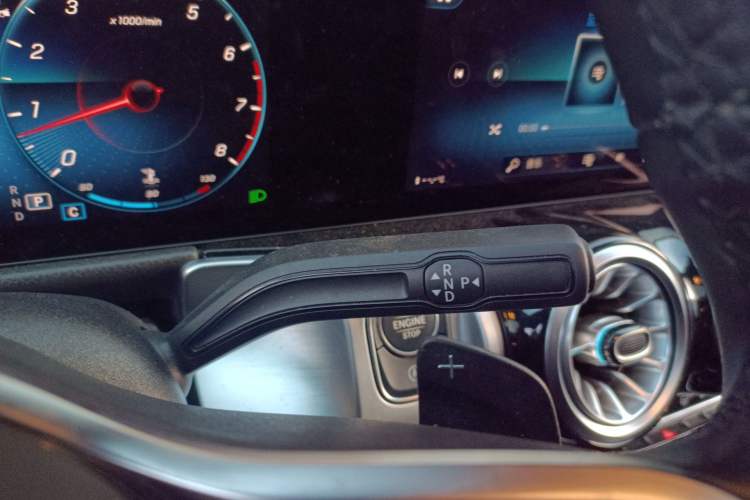 Used Mercedes-Benz GLB 2023 GLB 220 Sport Edition Gear Lever