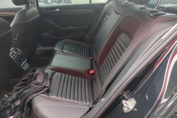 Used Volkswagen Magotan 2020 330TSI DSG Leading Model
