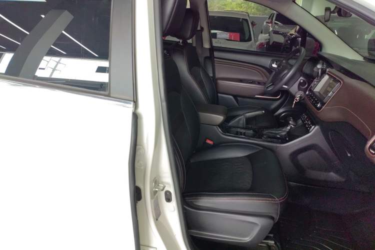 Used GAC Trumpchi GS3 2017 150N Automatic Elite Edition Right Front Seat