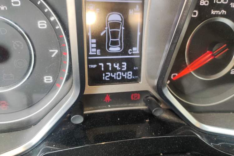 Used Zotye Domy X5 2015 1.5T Manual Luxury Version China IV Standard
