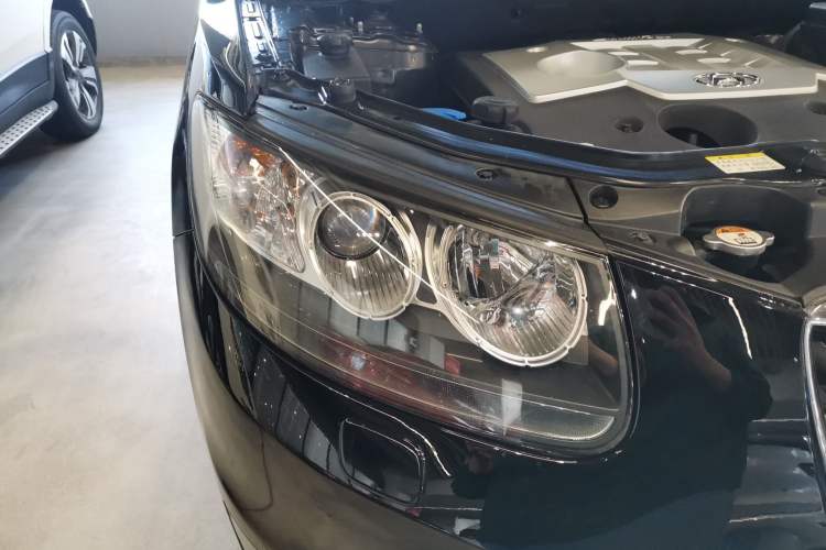 Used Hyundai Santa Fe Classic 2012 2.4 Supreme Edition 5-Seater Two-Wheel Drive Right Front Headlight