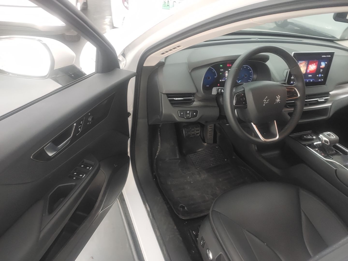 Hongqi E-QM5 2024 450km Range Commuter Version — снимка 18