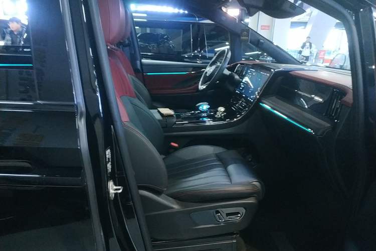 Used GAC Trumpchi M8 2023 Zongshi Series Dual-Motor YuZun Edition Right Front Seat