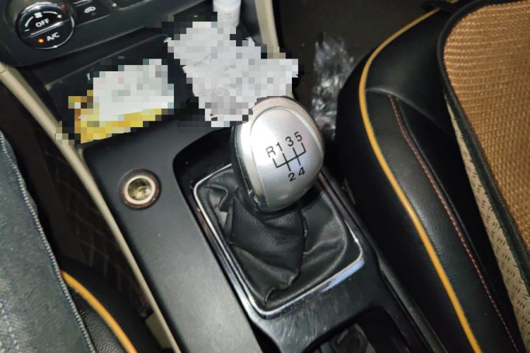 Used Bestune B50 2013 1.6L manual luxury version Gear Lever