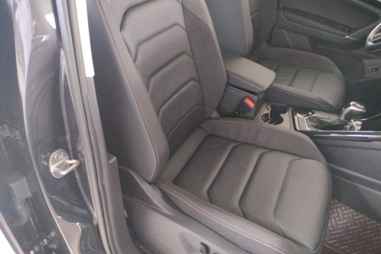 Used Volkswagen Tayron 2022 280TSI Two-Wheel Drive Luxury Smart Connectivity Version Right Front Seat