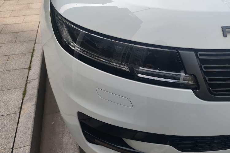 Used Land Rover Range Sport 2023 400PS Dynamic SE Right Front Headlight