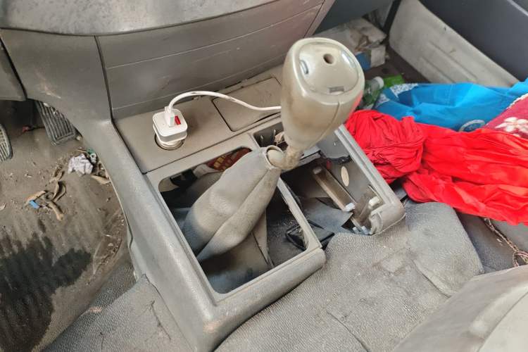 Used Jinbei Hiace 2011 2.0L 5th Generation Kuaiyunwang Standard Version 4G19
