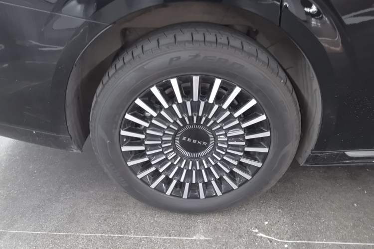 Used Zeekr 009 2024 7-Seater Walk-Through Version Four-Wheel Drive 108 kWh
