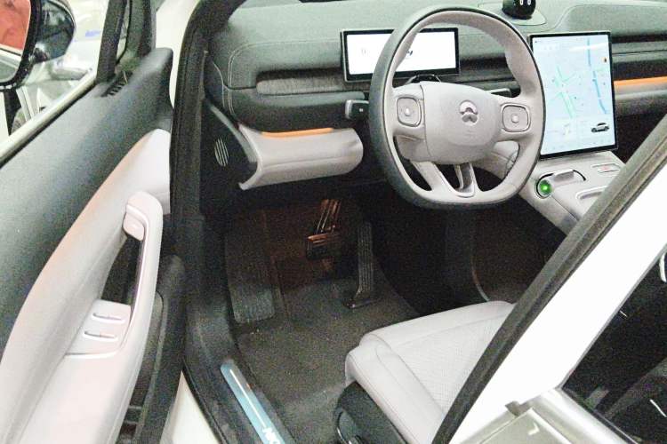 Used Nio EC6 2023 75 kWh
